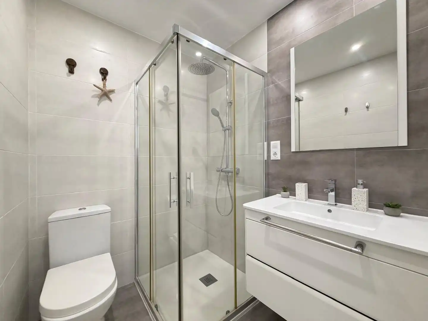Baño de Ático en venta en Torrevieja con Aire acondicionado, Calefacción y Amueblado