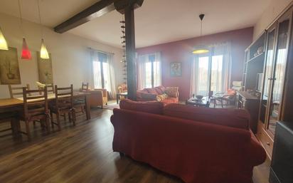 Living room of Flat for sale in Medina del Campo  with Air Conditioner, Heating and Balcony