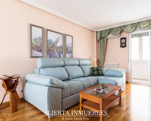 Sala d'estar de Pis en venda en  Zaragoza Capital amb Calefacció, Parquet i Terrassa