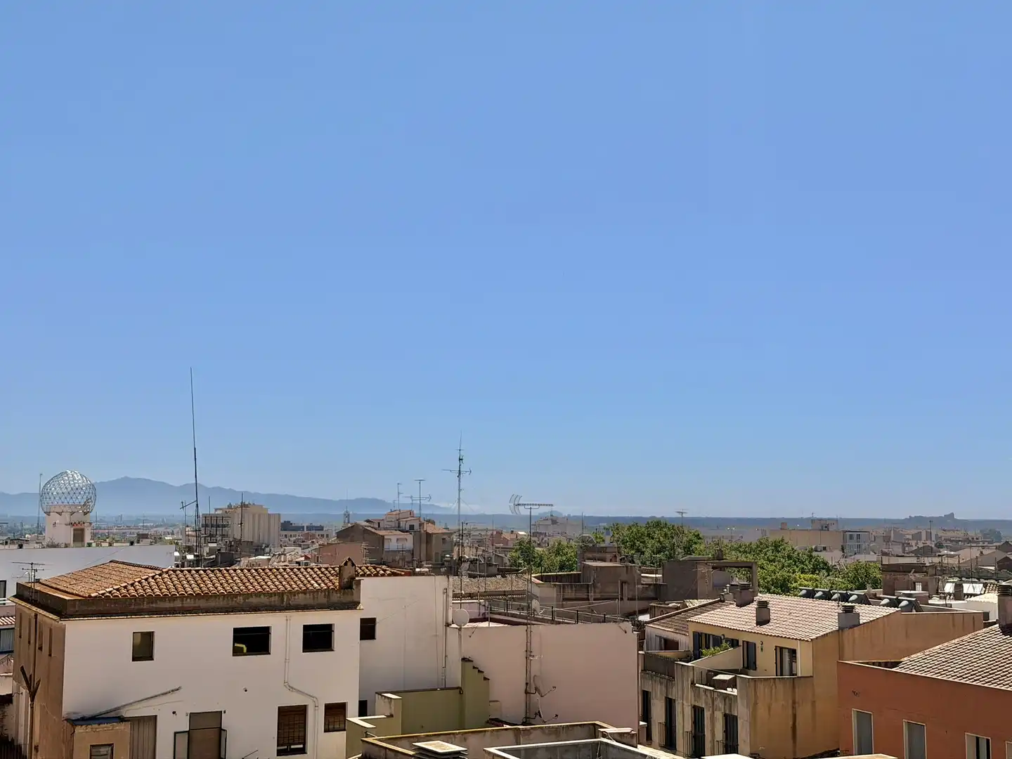 Vista exterior de Piso en venta en Figueres con Calefacción, Terraza y Horno