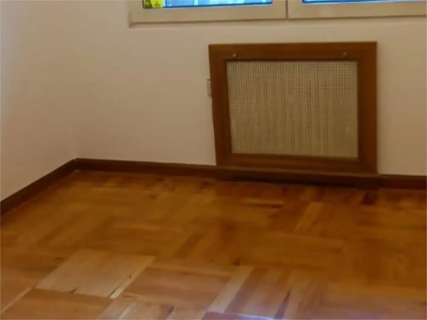 Schlafzimmer von Wohnung zur Miete in Madrid mit Klimaanlage, Privatgarten und Parkett