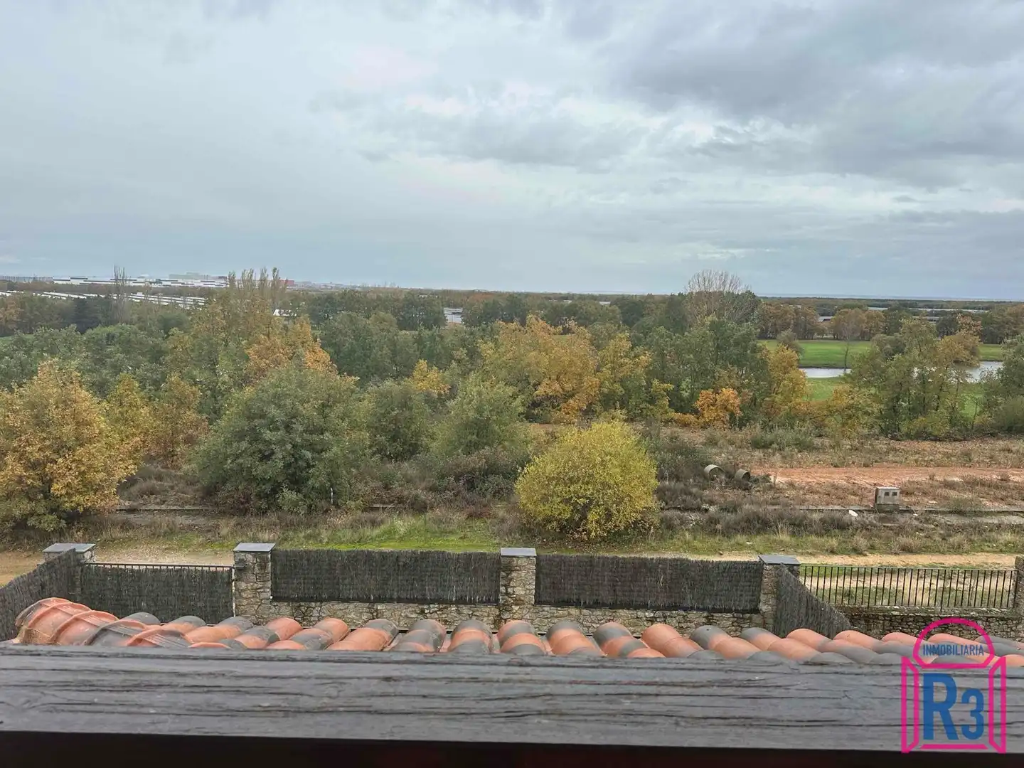Adossat amb jardí en venda a Valverde de la Virgen, imagen 33