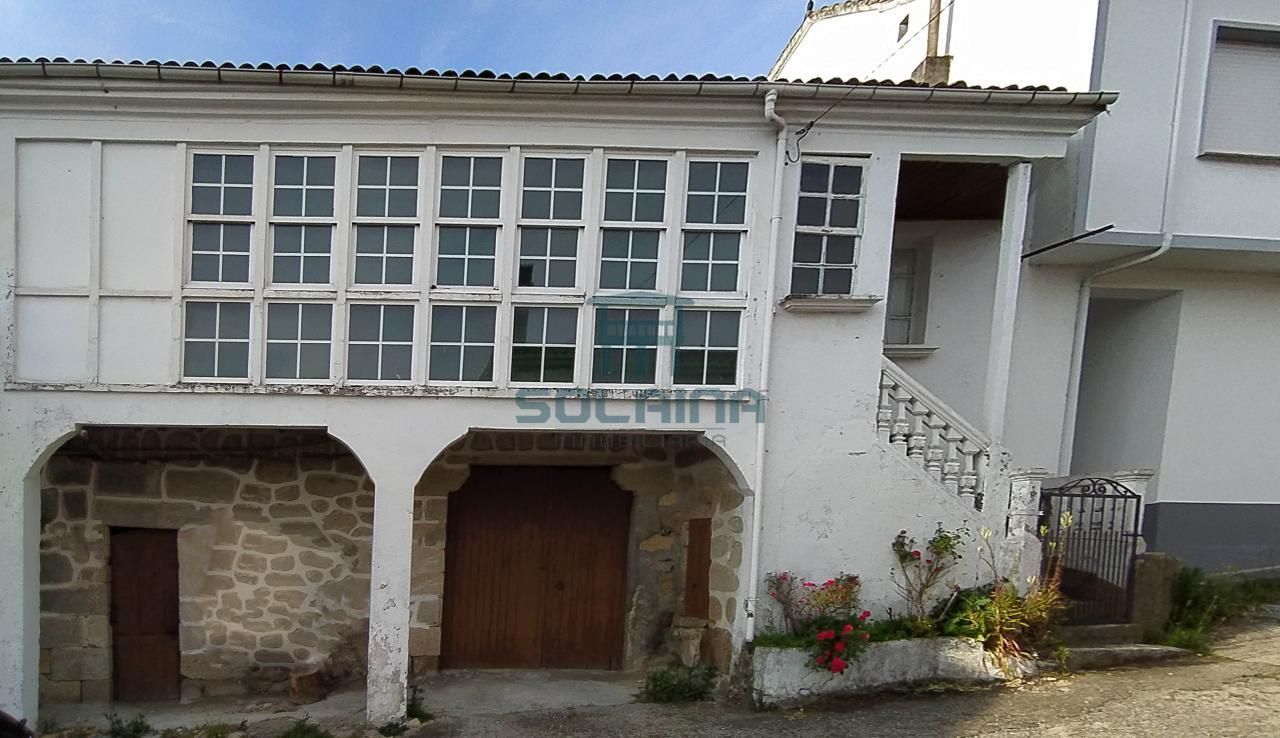 Vista exterior de Casa o xalet en venda en Xunqueira de Espadanedo amb Jardí privat i Terrassa