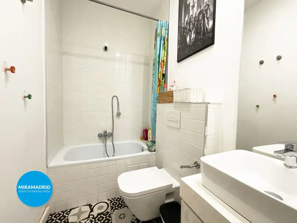 Baño de Piso de alquiler en Madrid con Aire acondicionado, Terraza y Amueblado