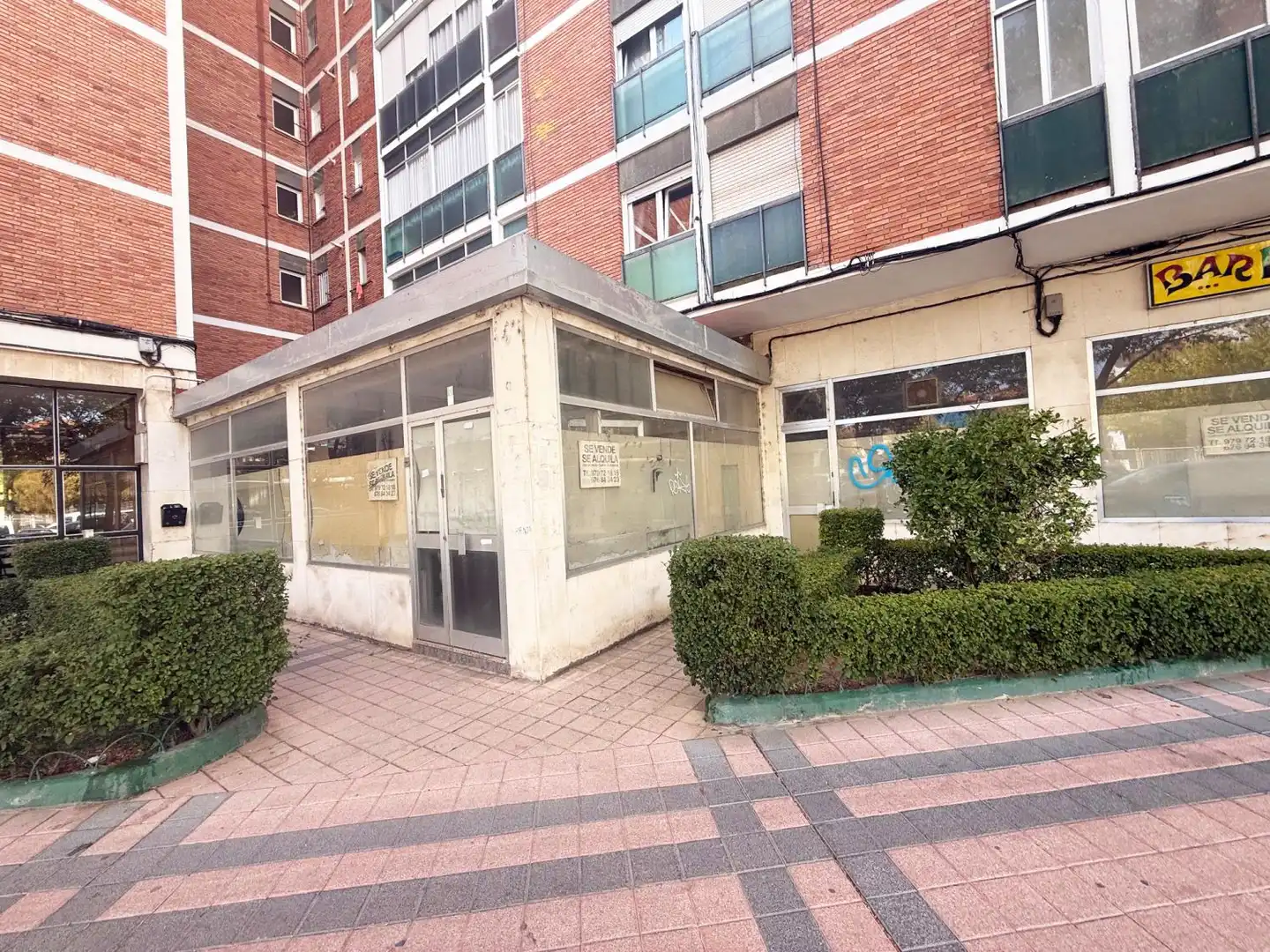 Außenansicht von Geschaftsraum zum Verkauf in Avenida de Madrid