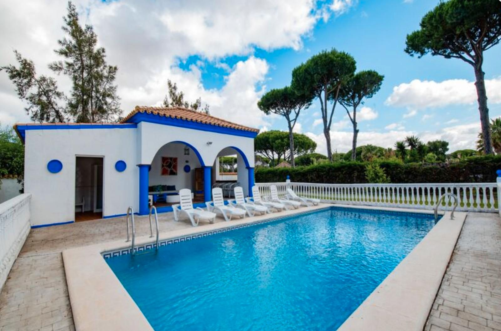 Jardí de Casa o xalet en venda en Chiclana de la Frontera amb Jardí privat, Terrassa i Piscina