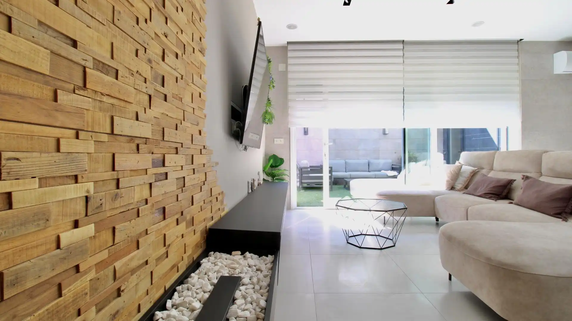 Sala de estar de Casa adosada en venta en Armilla con Aire acondicionado, Calefacción y Jardín privado
