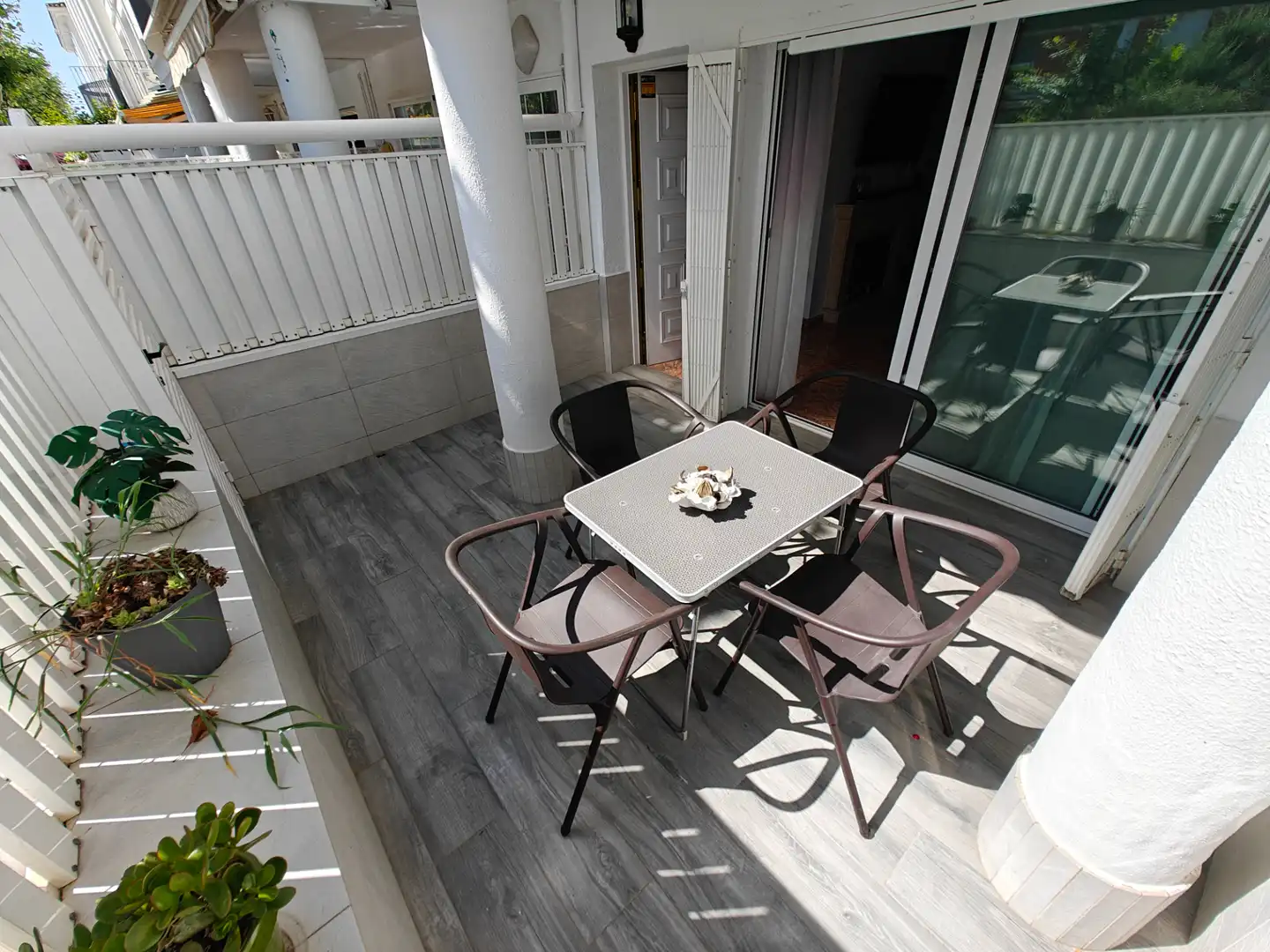 Terrasse von Einfamilien-Reihenhaus zum Verkauf in Premià de Mar mit Klimaanlage, Heizung und Gemeinschaftspool