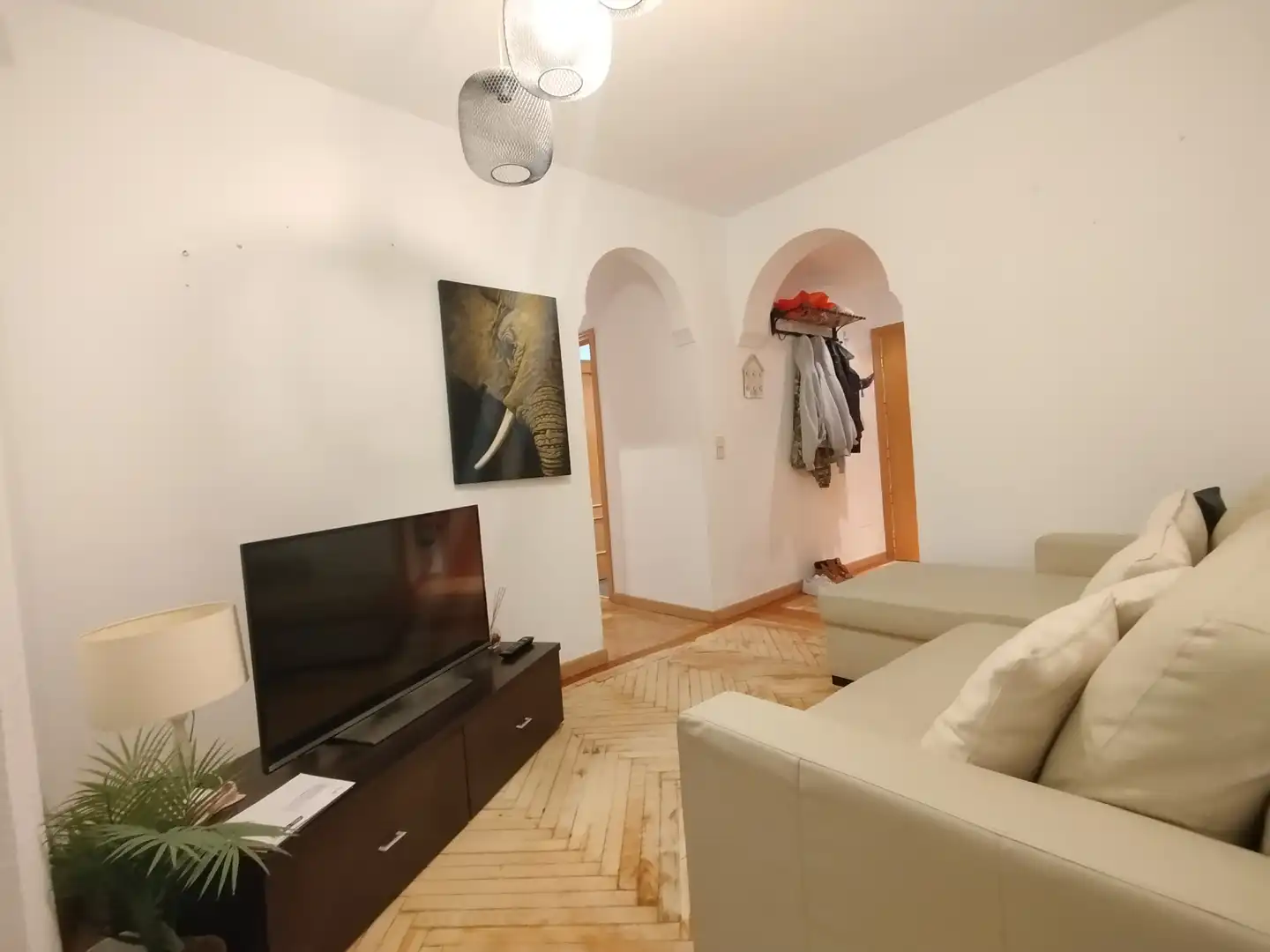 Living room of Flat for share in Madrid  with Heating, Furnished and Oven