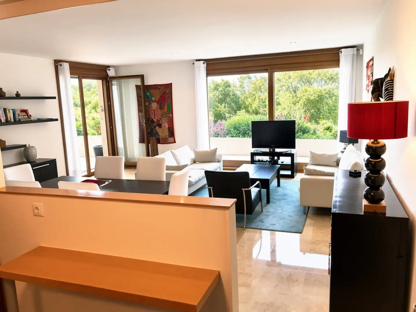 Living room of Apartments for sale in Marbella  with Air Conditioner, Terrace and Storage room