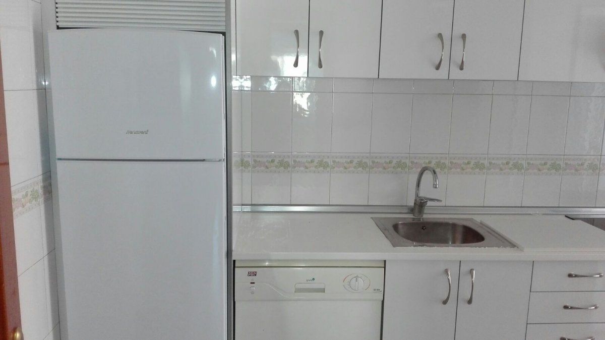 Cuina de Pis de lloguer en Salamanca Capital amb Calefacció i Terrassa