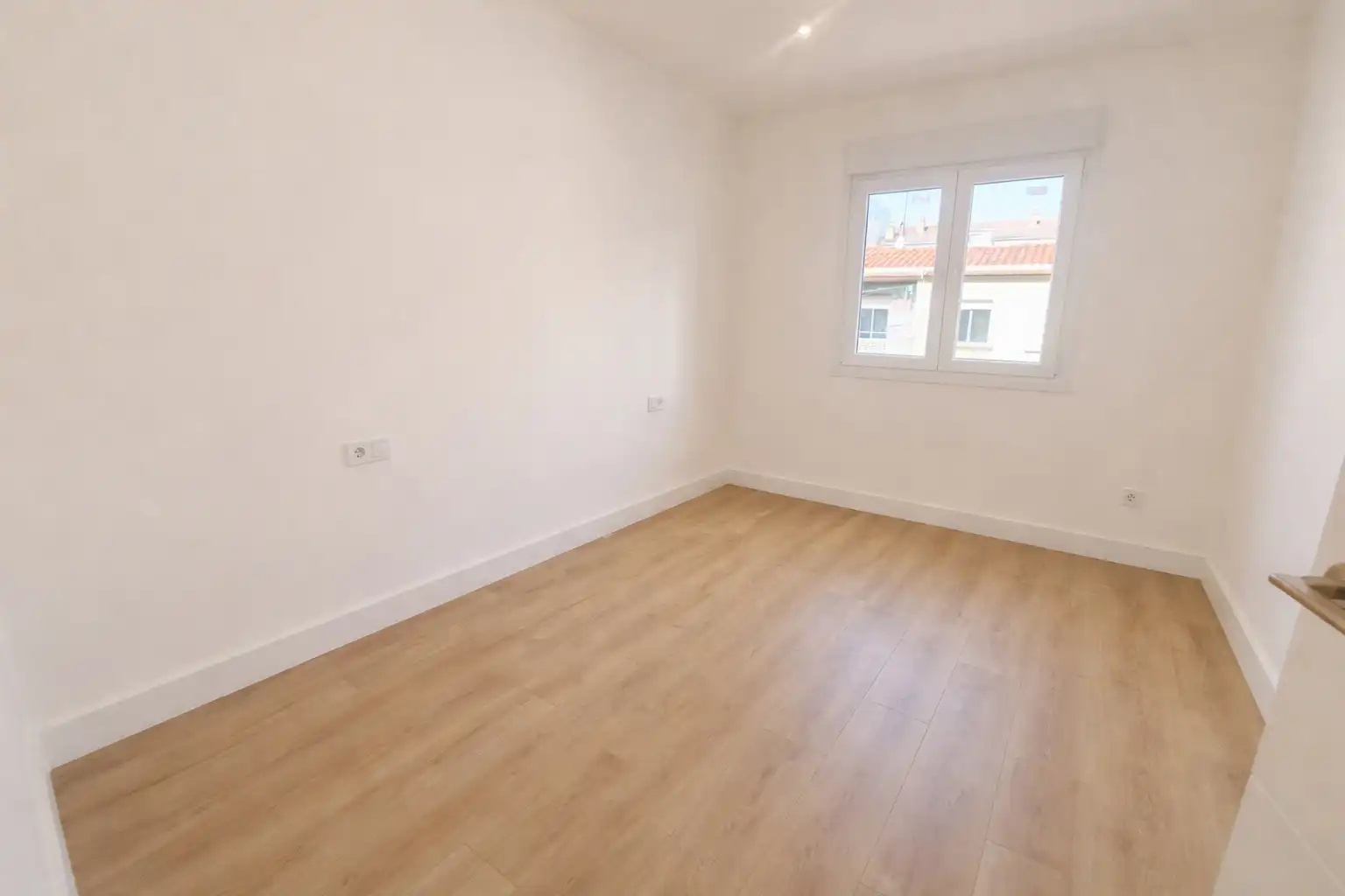 Habitación de Piso en venta en  Logroño con Calefacción, Parquet y Horno