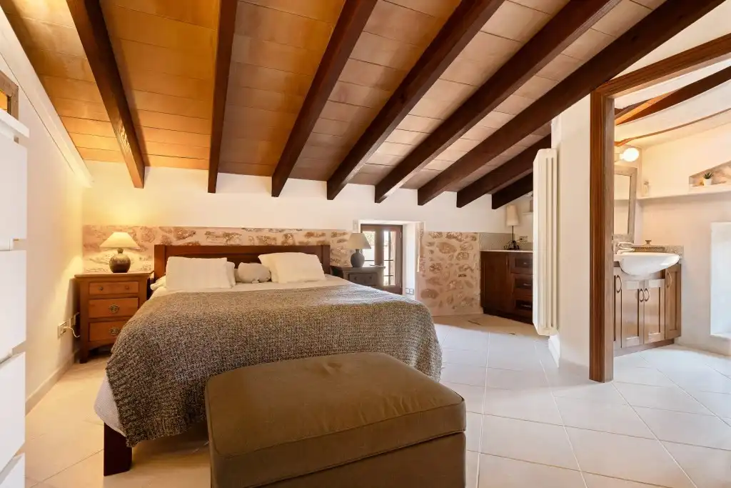 Dormitori de Finca rústica en venda en Alcúdia amb Aire condicionat, Calefacció i Jardí privat