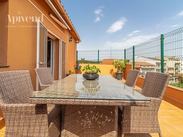 Dúplex en venda a Carrer Pení