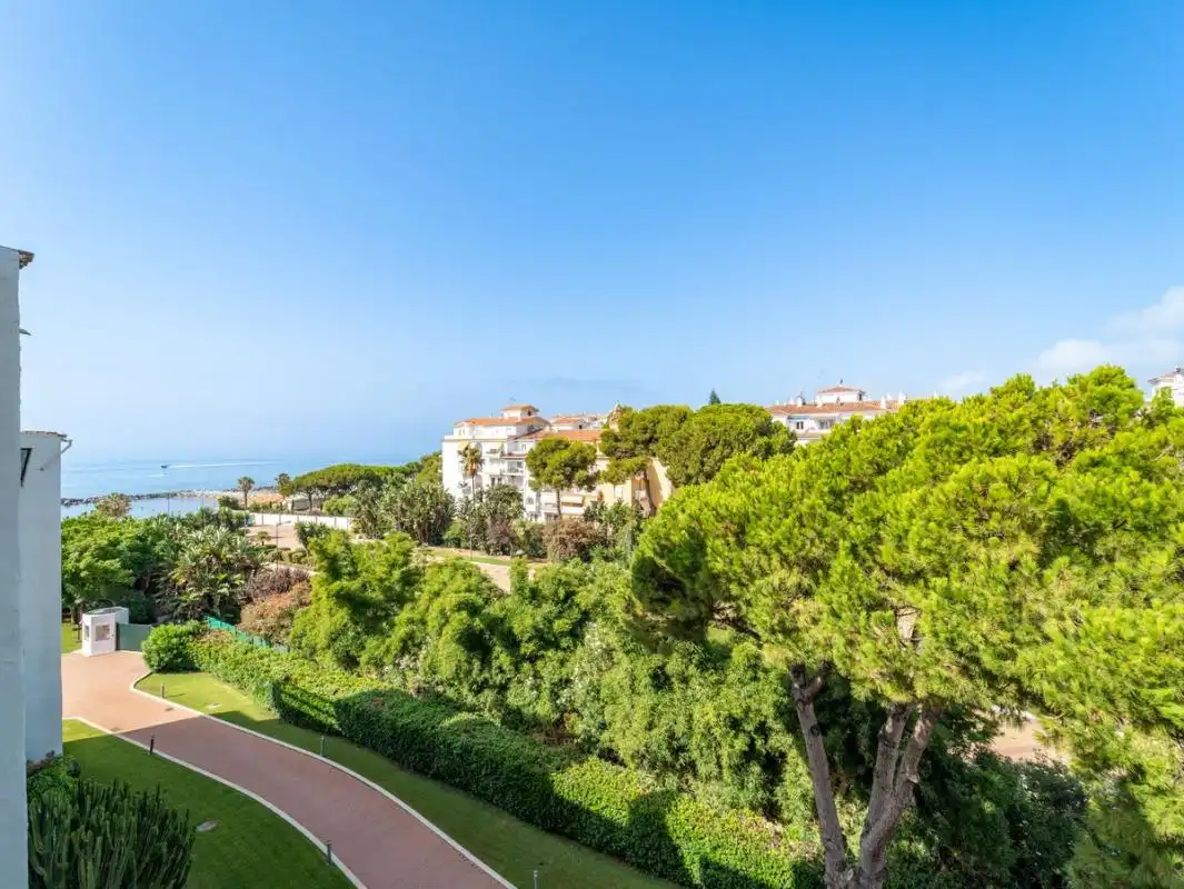 Exterior view of Flat for sale in Marbella  with Air Conditioner, Heating and Private garden