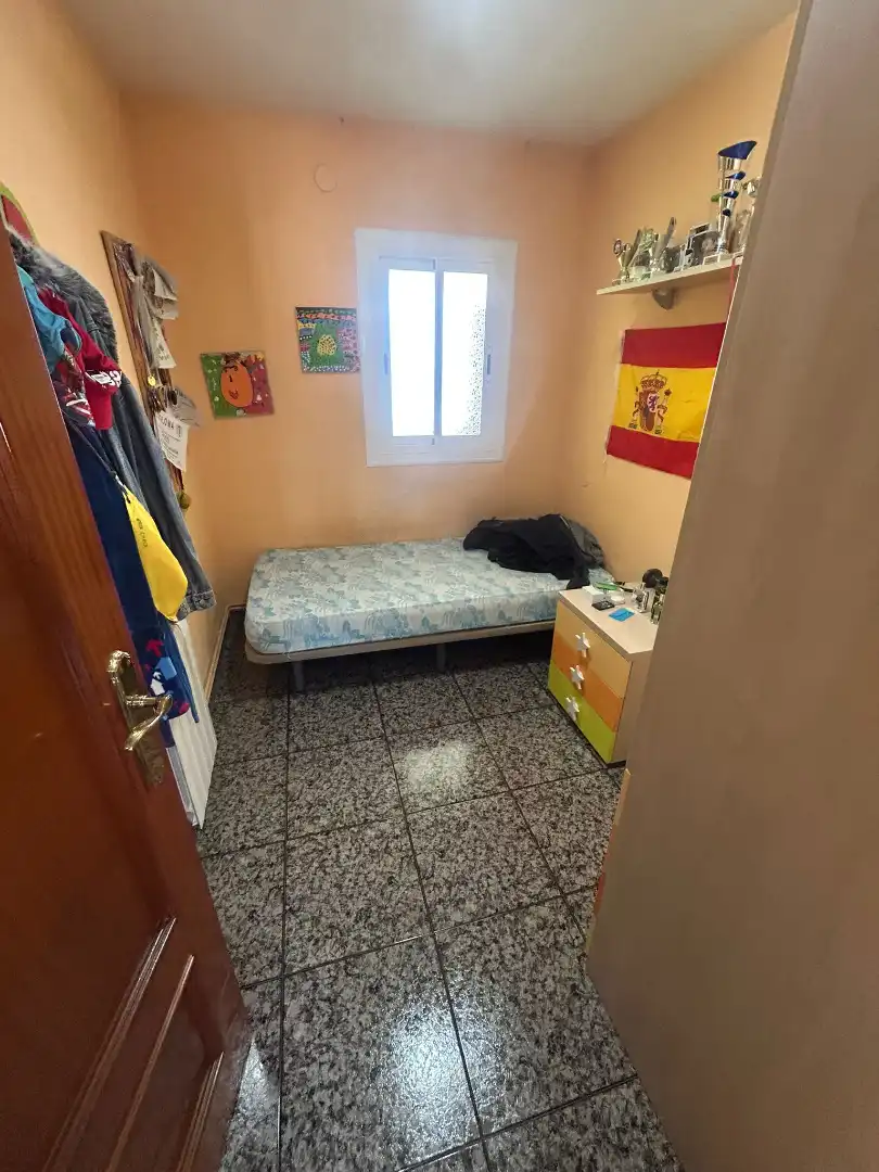 Habitación de Casa adosada en venta en Badalona con Aire acondicionado, Calefacción y Terraza