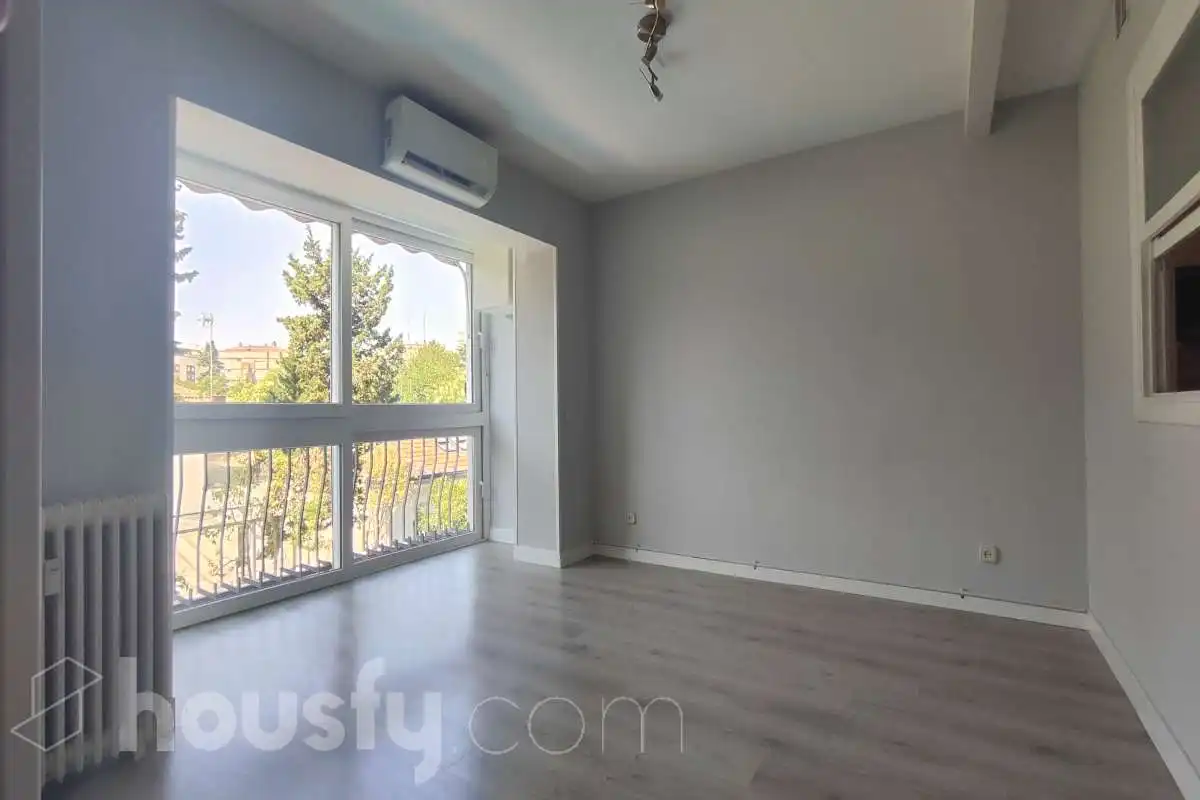 Bedroom of Flat for rent in Madrid  with Air Conditioner, Heating and Parquet flooring