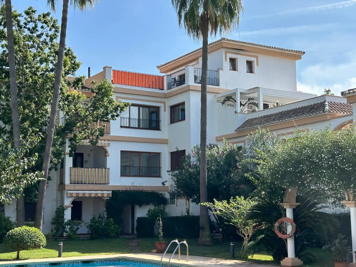 Vista exterior de Àtic en venda en Dénia amb Aire condicionat, Rentadora i Balcó