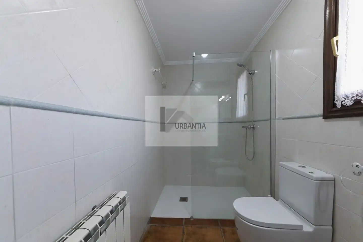 Bany de Casa o xalet en venda en Olóriz / Oloritz amb Aire condicionat, Calefacció i Jardí privat