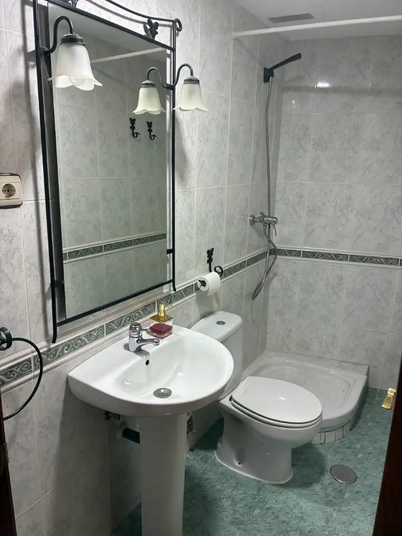 Baño de Dúplex en venta en Velilla de San Antonio con Aire acondicionado, Calefacción y Parquet