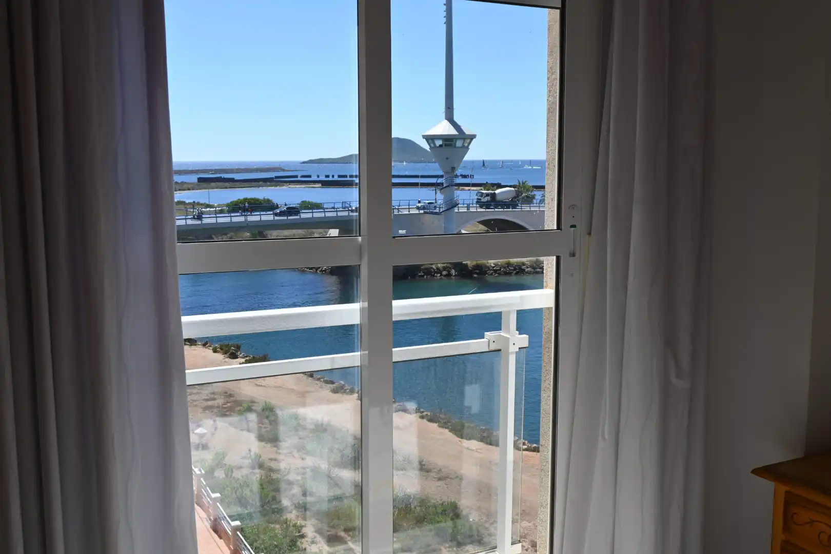 Habitación de Apartamento en venta en La Manga del Mar Menor con Terraza, Amueblado y Horno