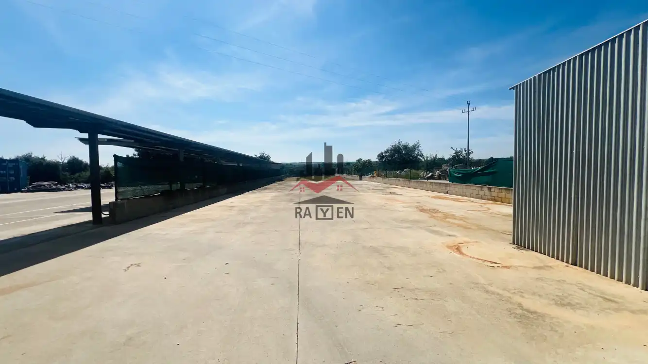 Nau industrial de lloguer a Poligon industrial La Timba, Avinyonet de Puigventós