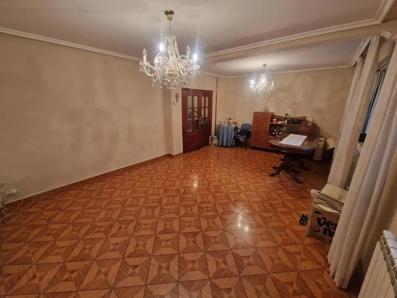 Sala d'estar de Casa o xalet en venda en Burgos amb Calefacció, Jardí privat i Traster