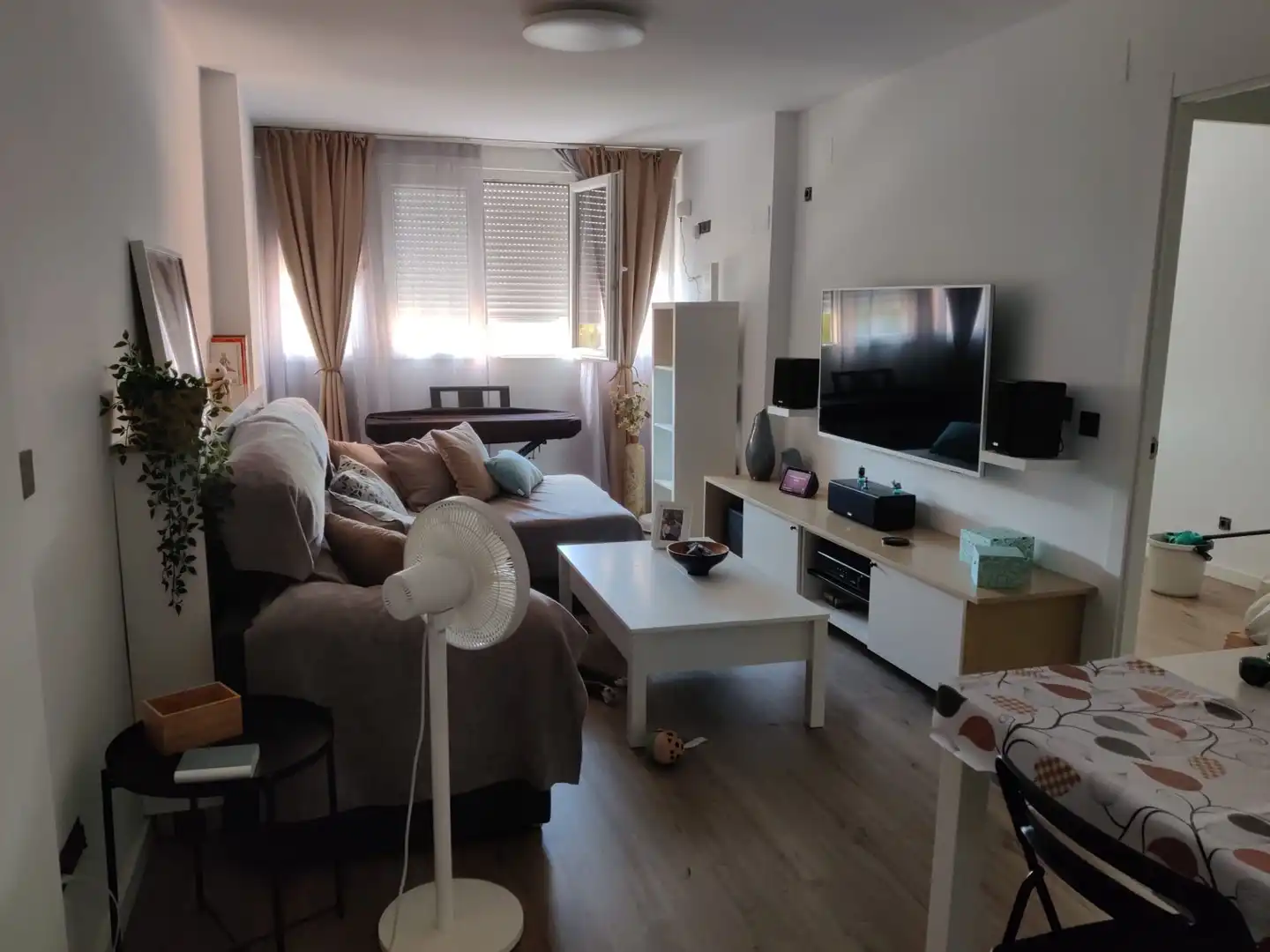 Sala d'estar de Pis en venda en Algeciras amb Aire condicionat i Traster