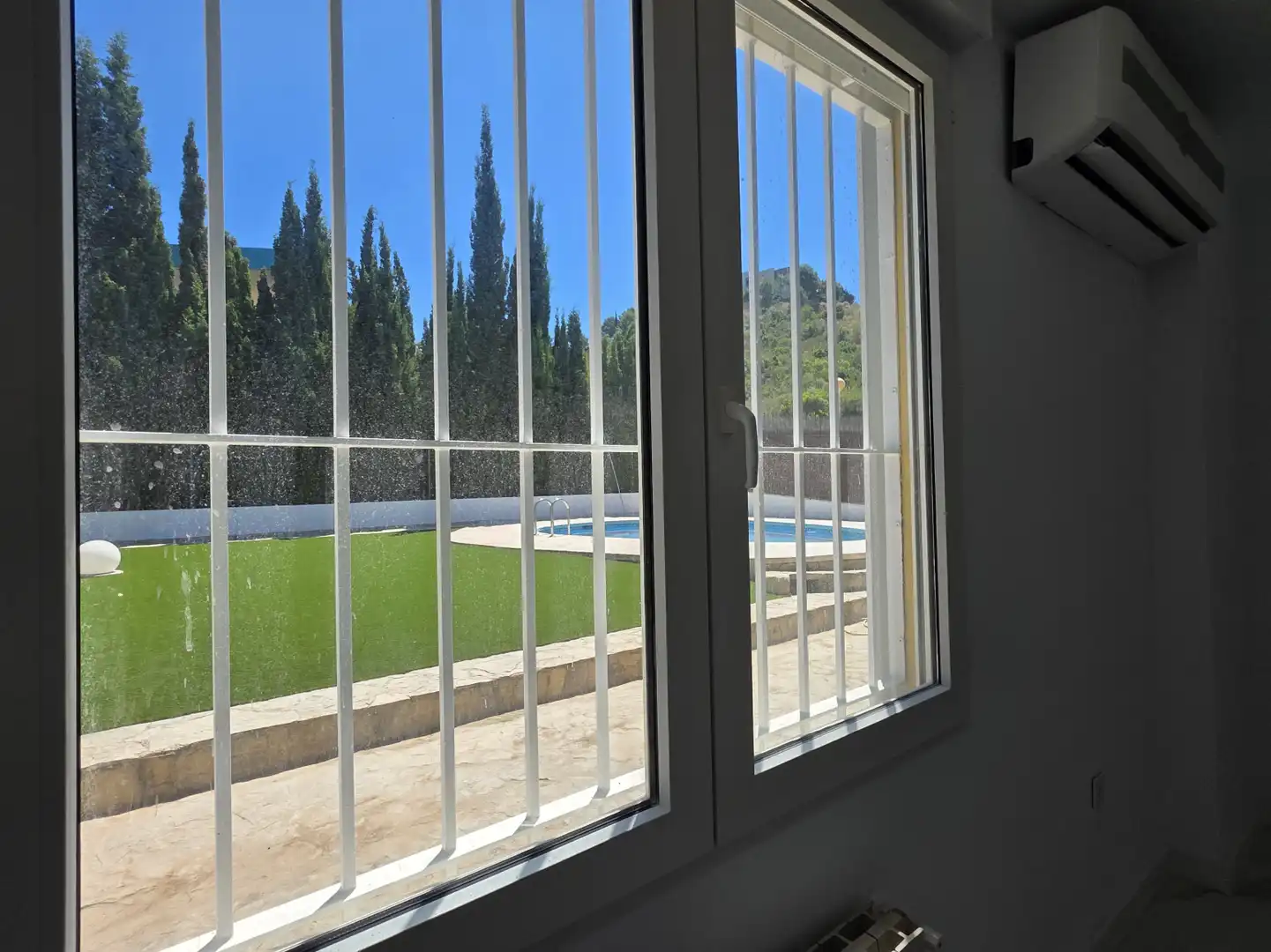 Vista exterior de Casa o xalet en venda en Oropesa del Mar / Orpesa amb Aire condicionat, Calefacció i Jardí privat