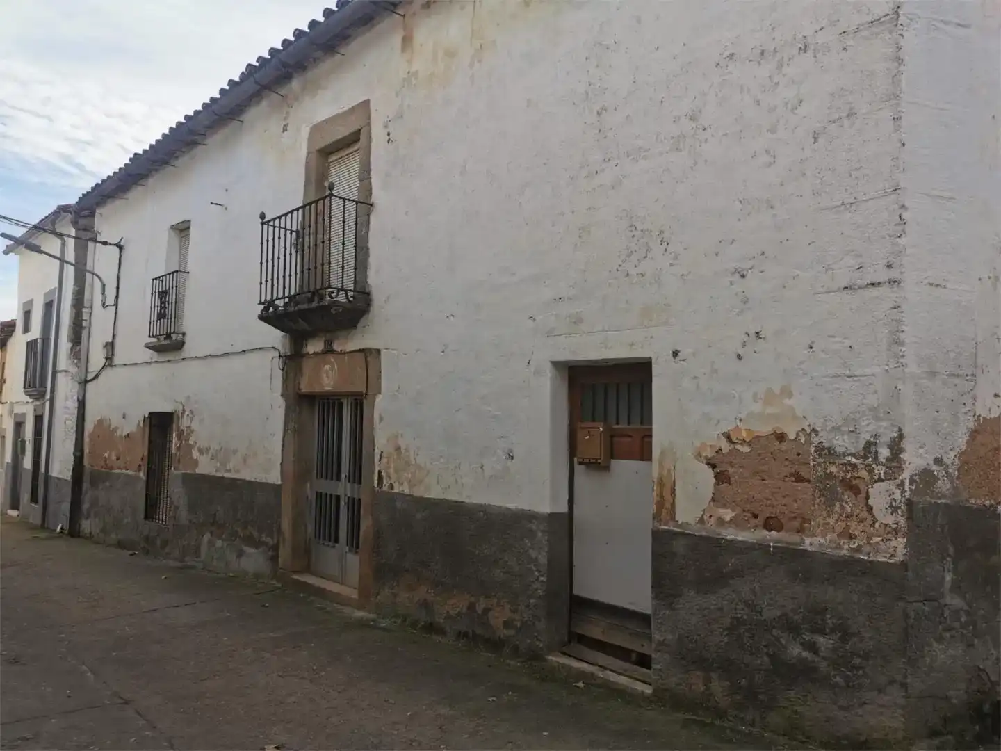 Vista exterior de Casa adosada en venda en Pozuelo de Zarzón, Cáceres