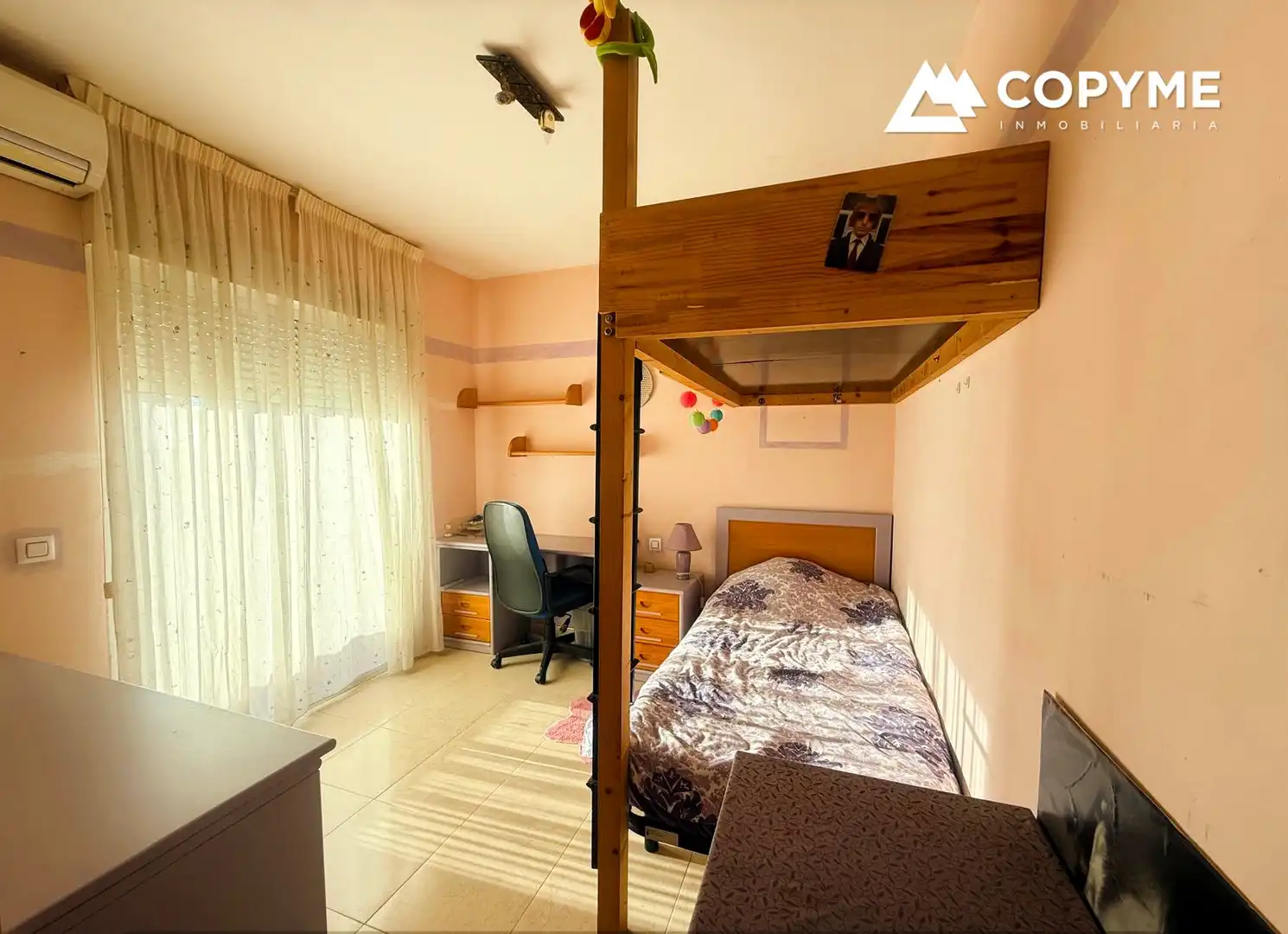 Habitación de Casa adosada en venta en Santa Olalla con Aire acondicionado, Calefacción y Jardín privado