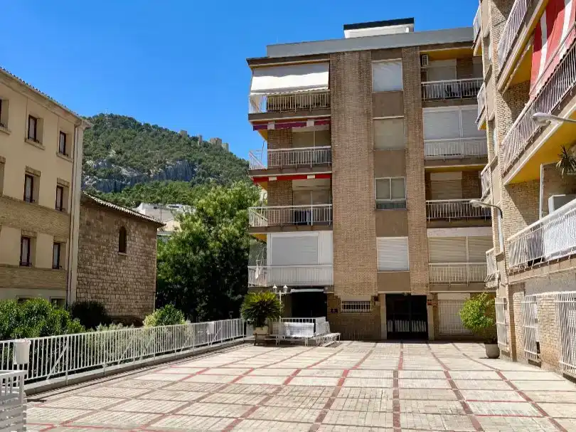 Vista exterior de Pis en venda en  Jaén Capital amb Aire condicionat, Terrassa i Balcó