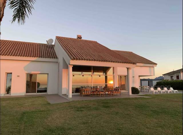 Casa-chalet en Venta en Manilva Pueblo