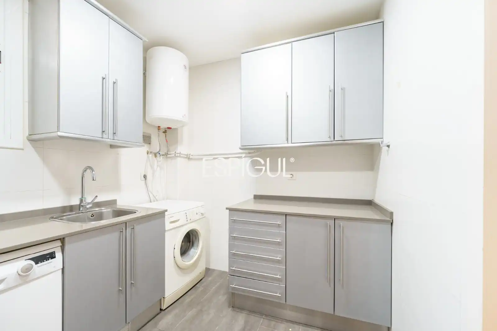 Küche von Wohnung zum Verkauf in Barcelona mit Heizung, Parkett und Terrasse