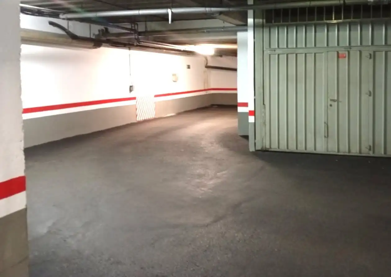 Parkplatz von Garage zum Verkauf in Oviedo 