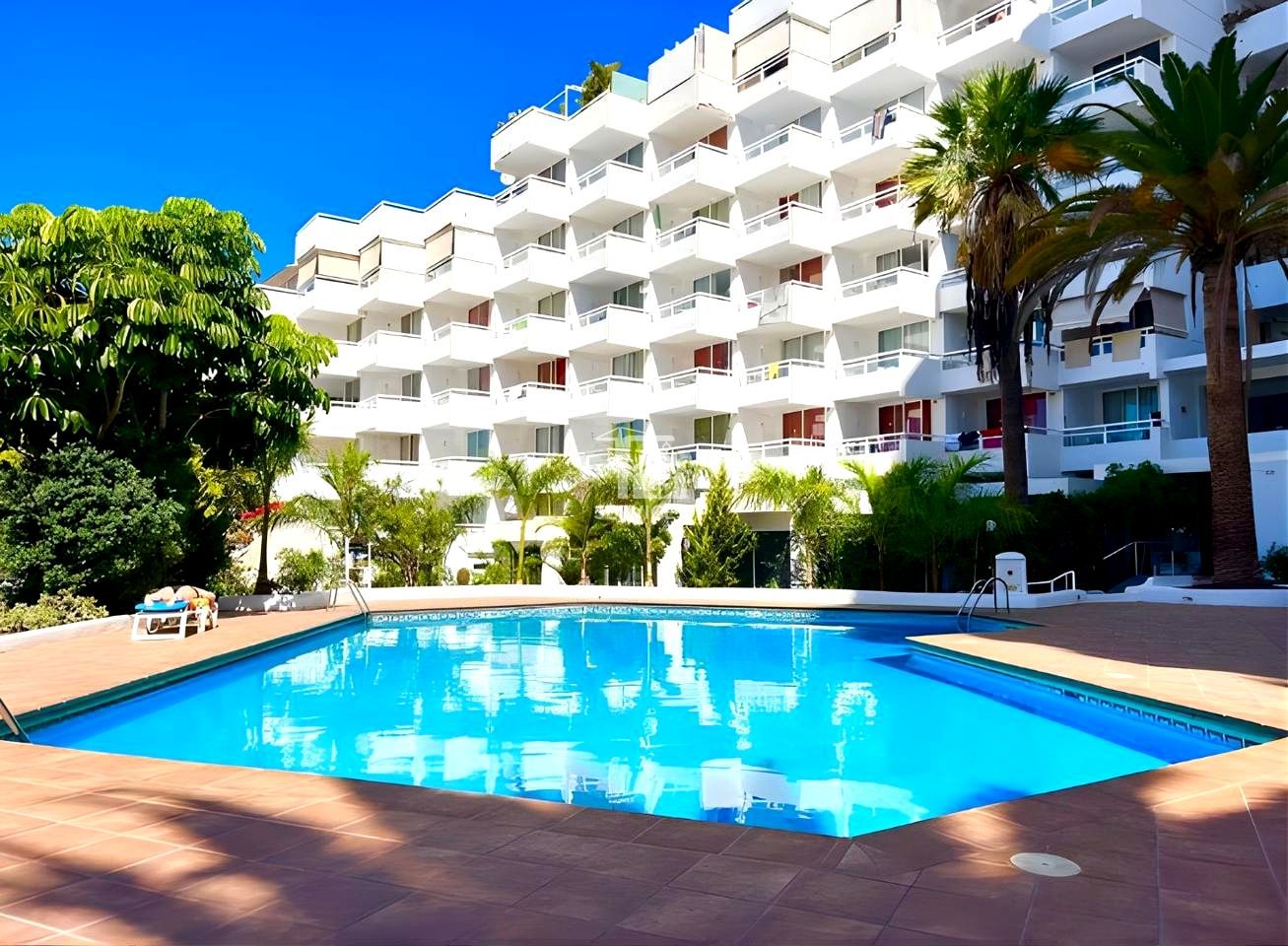 Piscina de Pis en venda en Adeje amb Terrassa, Moblat i Piscina comunitària