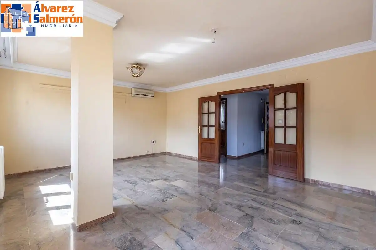 Flat for sale in Granada  with Heating and Terrace