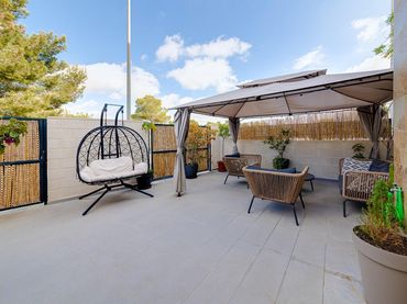 Landhaus mit Pool zum Verkauf in N/A