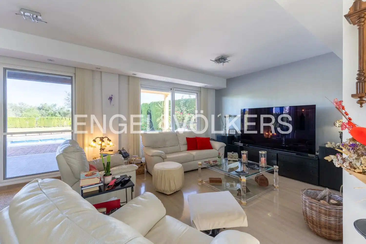 Living room of Houses for sale in Torre en Conill - Cumbres de San Antonio 