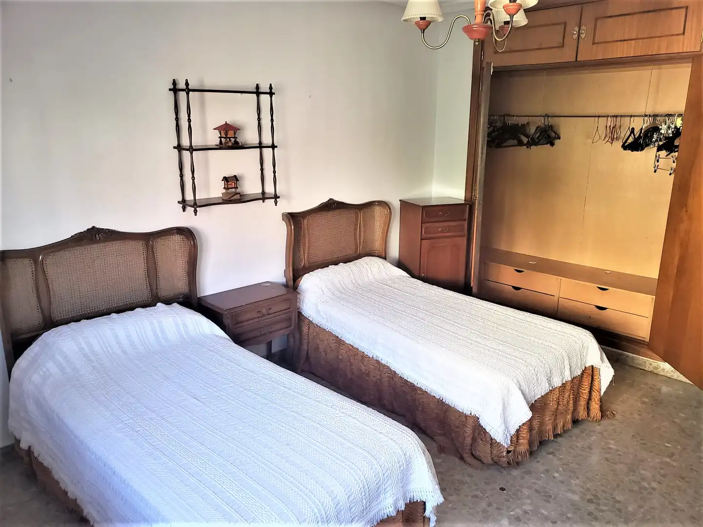 Habitación de Piso de alquiler en Cáceres con Calefacción, Terraza y Amueblado