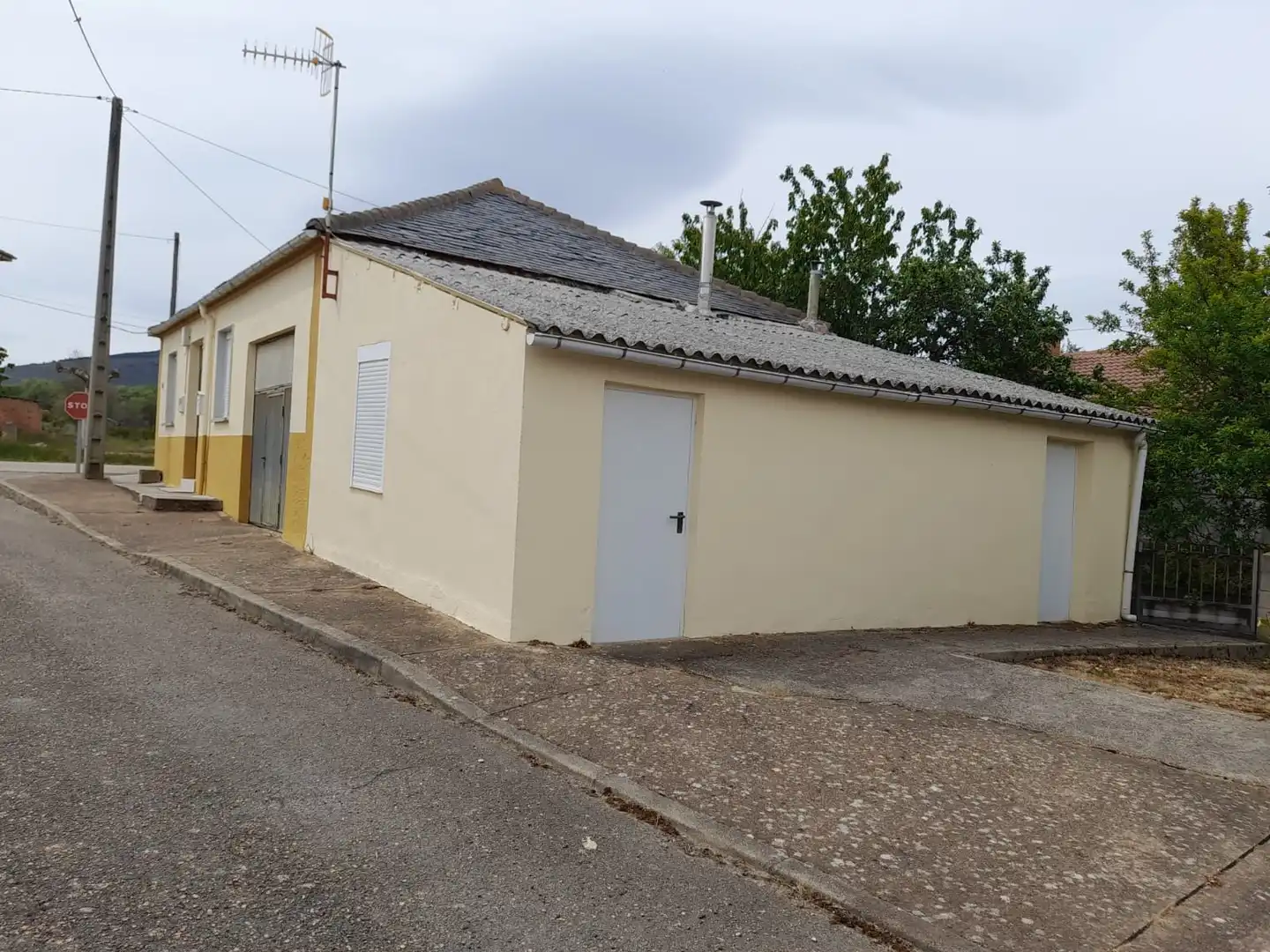 Vista exterior de Casa o chalet en venta en Quintana del Castillo con Calefacción, Jardín privado y Trastero