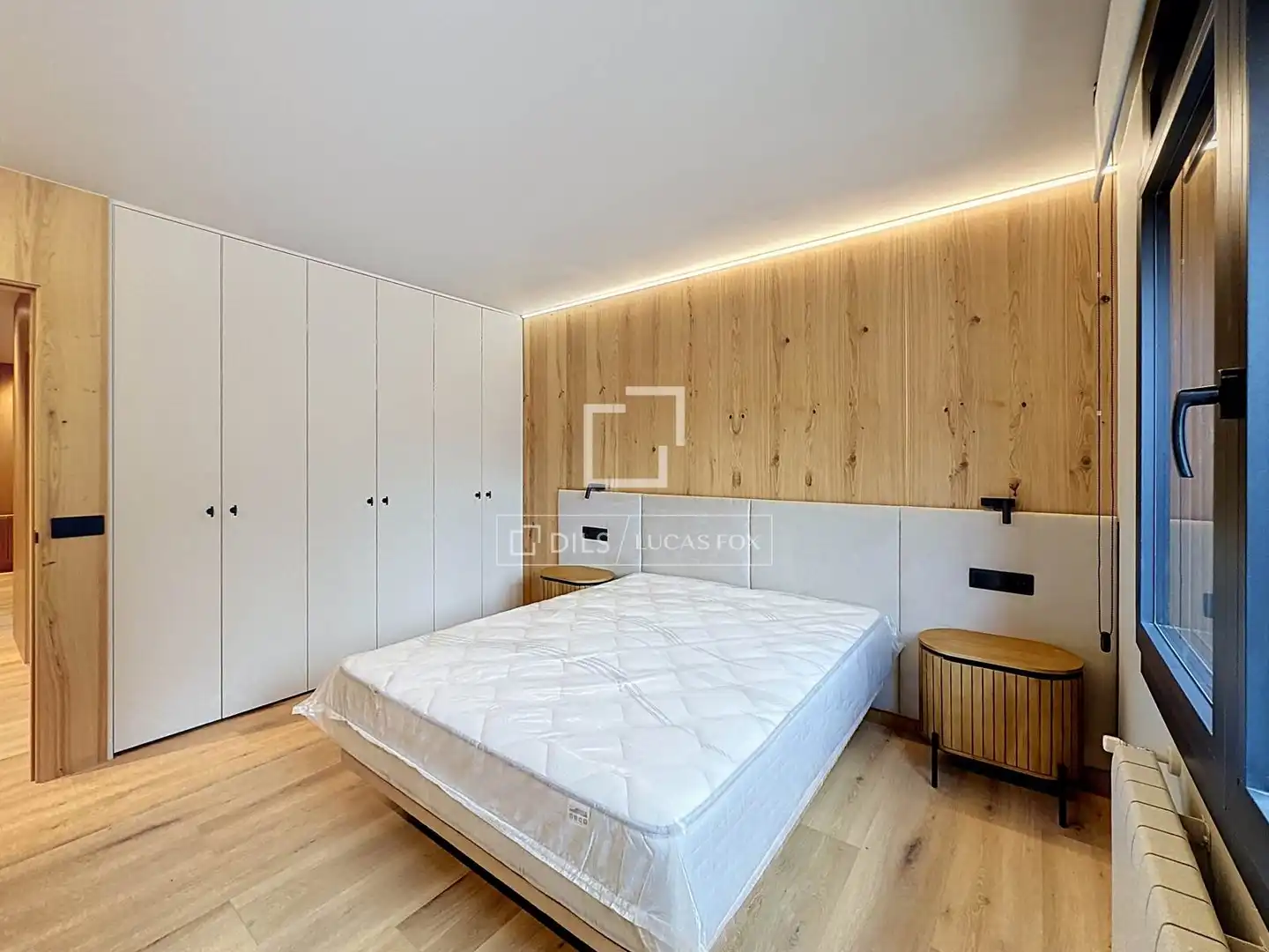 Dormitori de Casa o xalet en venda en Madrid amb Calefacció, Jardí privat i Parquet