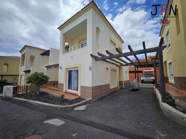 Casa-chalet en Venta en  PABLO PICASSO en Caleta de Fuste