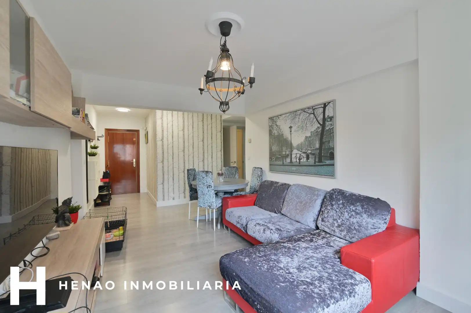 Sala de estar de Piso en venta en Valle de Trápaga-Trapagaran con Calefacción, Amueblado y Balcón