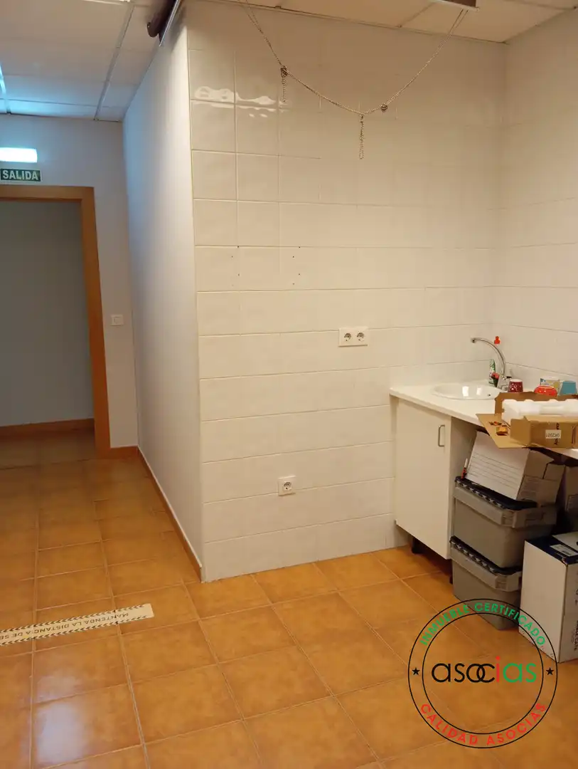 Badezimmer von Büro zum Verkauf in Oviedo  mit Heizung