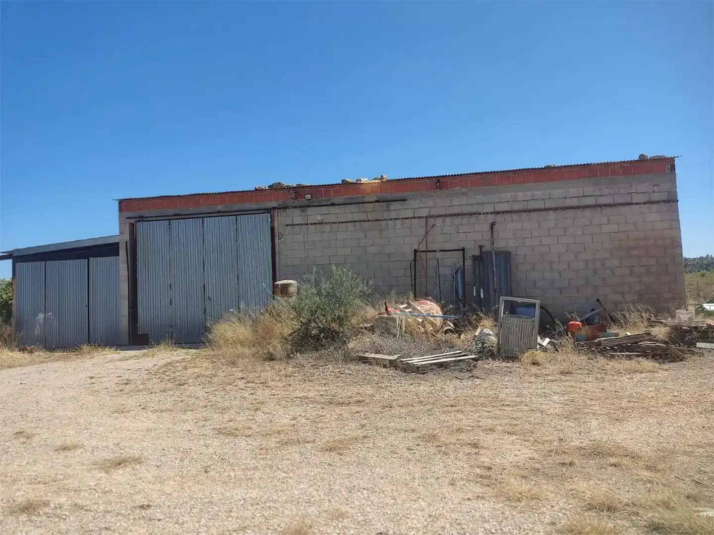 Vista exterior de Finca rústica en venda en Valdealgorfa amb Jardí privat, Piscina i Moblat