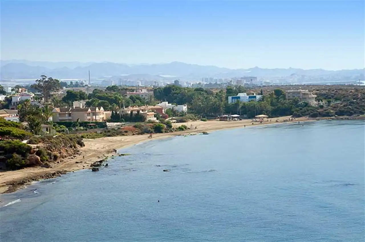 Vista exterior de Casa o xalet en venda en Águilas amb Aire condicionat, Jardí privat i Piscina