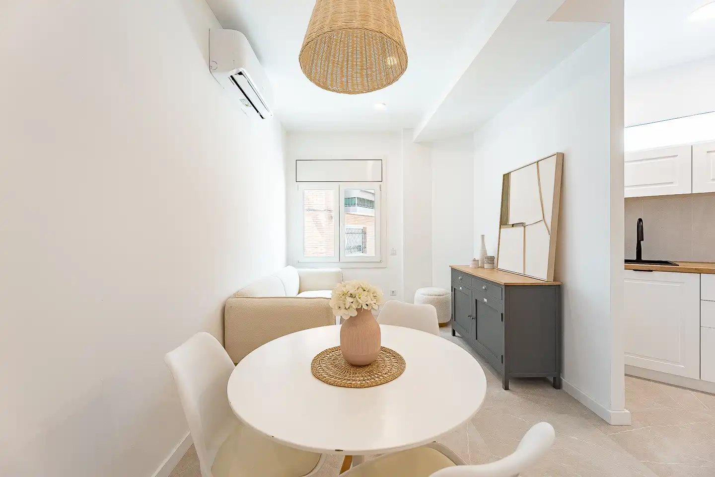 Sala de estar de Casa adosada en venta en Rubí con Aire acondicionado, Calefacción y Terraza