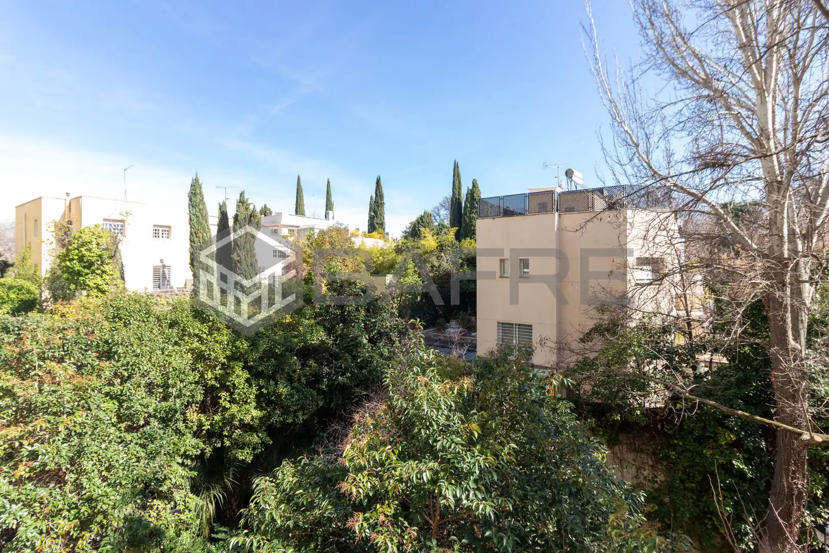 Vista exterior de Pis en venda en Madrid amb Calefacció, Parquet i Traster