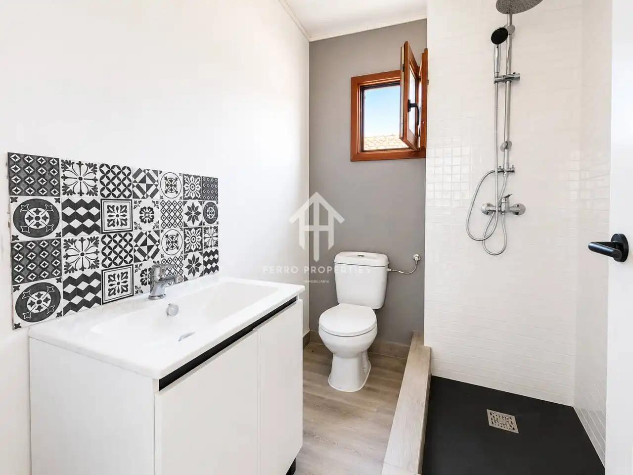 Bany de Casa o xalet en venda en Loja amb Aire condicionat, Jardí privat i Terrassa